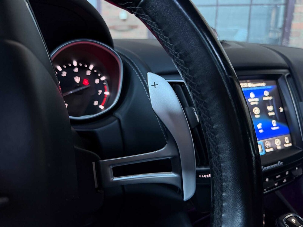 Maserati Levante 3.0 V6 AWD GranLusso 349pk 2019, T-075-PR