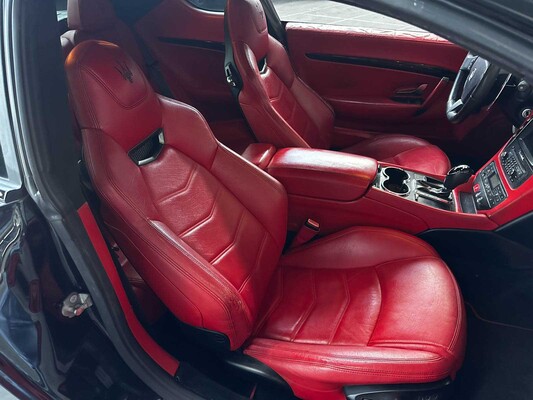 Maserati GranTurismo 4.7 V8 460hp 2016