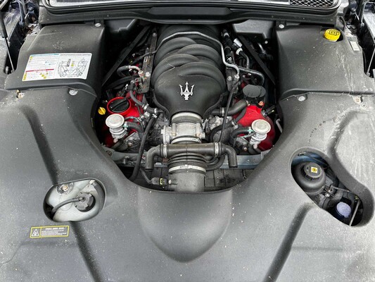Maserati GranCabrio 4.7 V8 MC line 440pk 2012