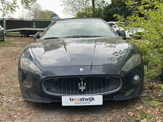 Maserati GranCabrio 4.7 V8 MC line 440pk 2012