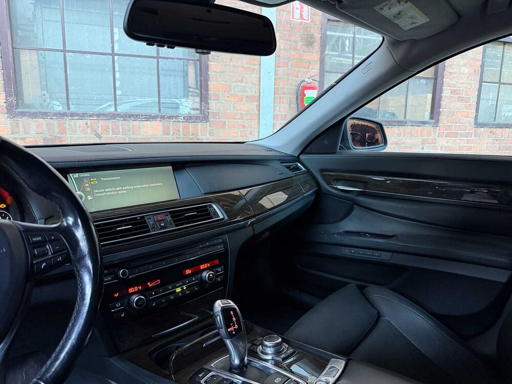 BMW 750Li xDrive 4.4 V8 7-serie 408pk 2012