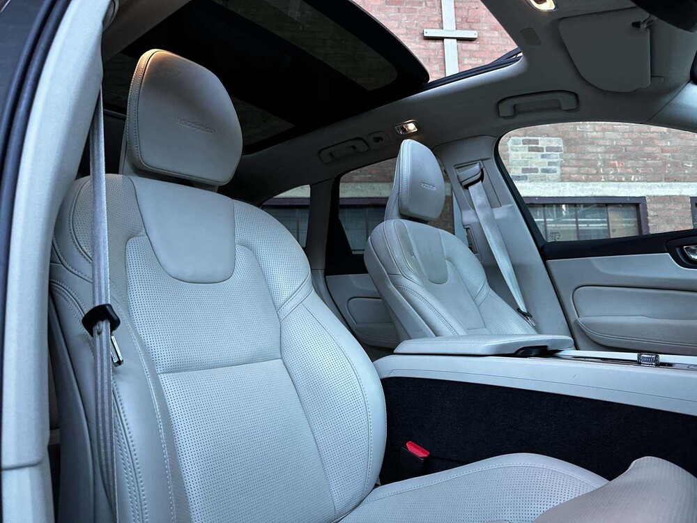 Volvo XC60 2.0 T8 Twin Engine AWD Inscription R-Design 303pk 2019, R-244-TZ