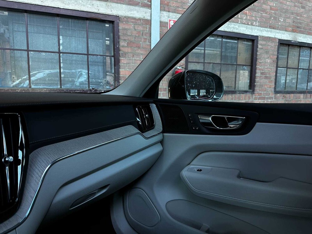 Volvo XC60 2.0 T8 Twin Engine AWD Inscription R-Design 303pk 2019, R-244-TZ