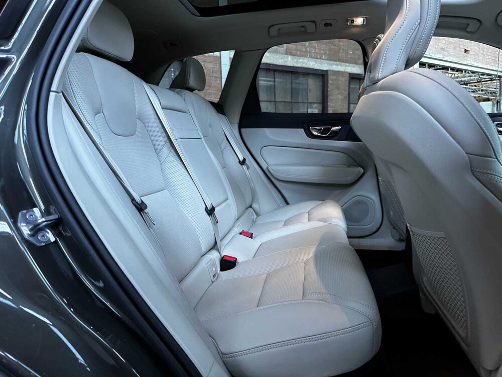 Volvo XC60 2.0 T8 Twin Engine AWD Inscription R-Design 303pk 2019, R-244-TZ