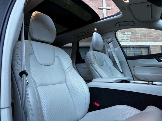 Volvo XC60 2.0 T8 Twin Engine AWD Inscription R-Design 303pk 2019, R-244-TZ