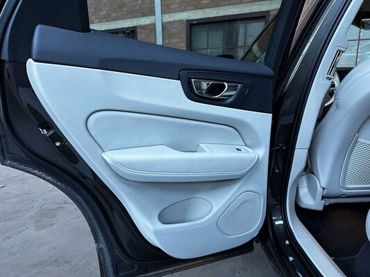 Volvo XC60 2.0 T8 Twin Engine AWD Inscription R-Design 303pk 2019, R-244-TZ