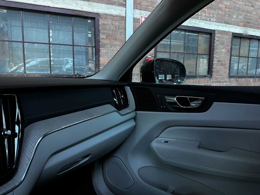 Volvo XC60 2.0 T8 Twin Engine AWD Inscription R-Design 303pk 2019, R-244-TZ