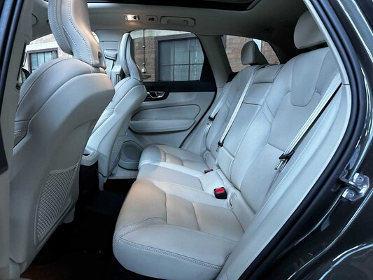 Volvo XC60 2.0 T8 Twin Engine AWD Inscription R-Design 303pk 2019, R-244-TZ