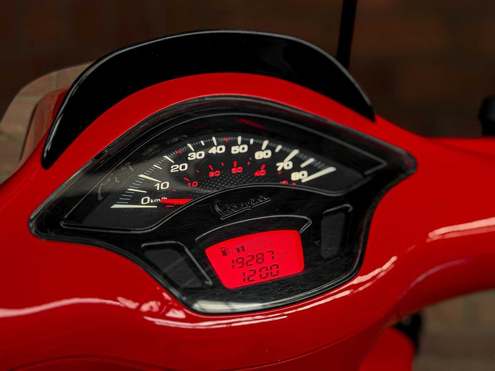 Piaggio Vespa Primavera 2021 Scooter, FJD-24-V