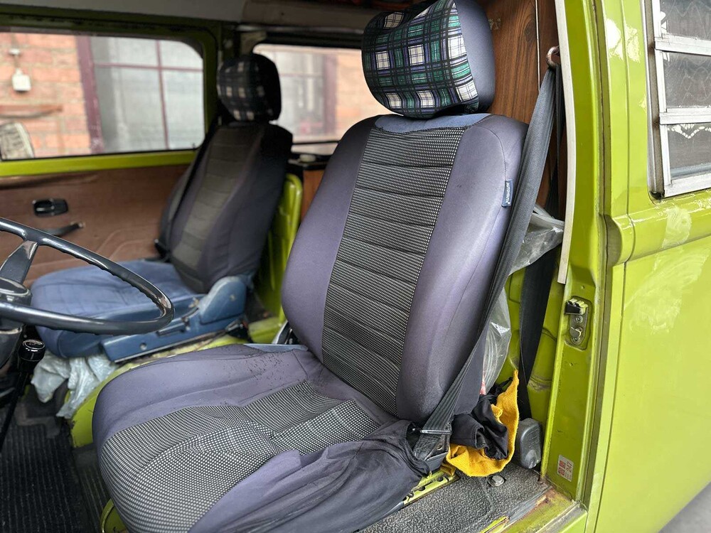 Volkswagen 23 Kampeerauto 1977, 00-SL-64 Camper