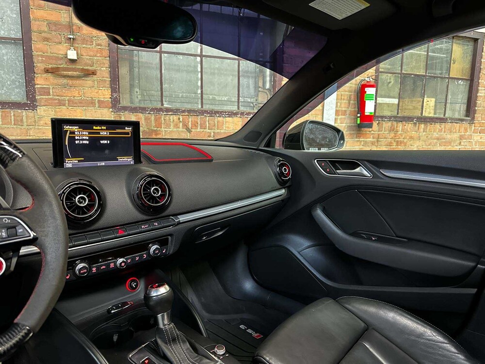 Audi A3 (RS3-LOOK) 1.8 TFSI 250pk 2015, G-248-DP