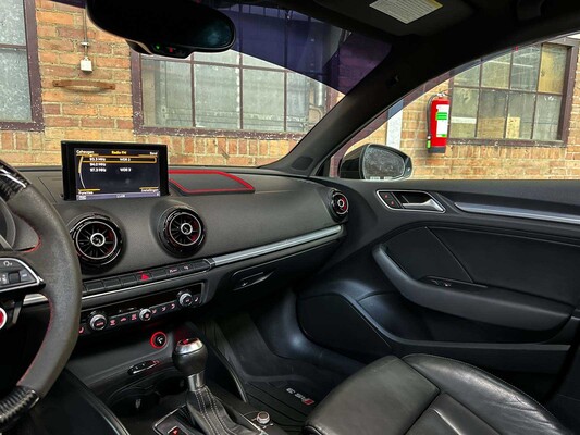 Audi A3 (RS3-LOOK) 1.8 TFSI 250pk 2015, G-248-DP