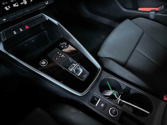 Audi A3 Sportback 35 TFSI Business Edition S Tronic 150pk 2021 (Origineel-NL + 1e Eigenaar), L-816-PG