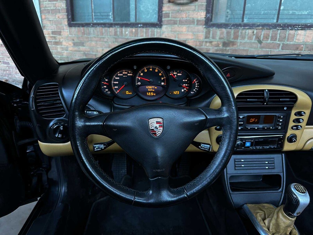 Porsche 911 Carrera Cabriolet 3.6 996 320pk 2004 HANDGESCHAKELD -Youngtimer-