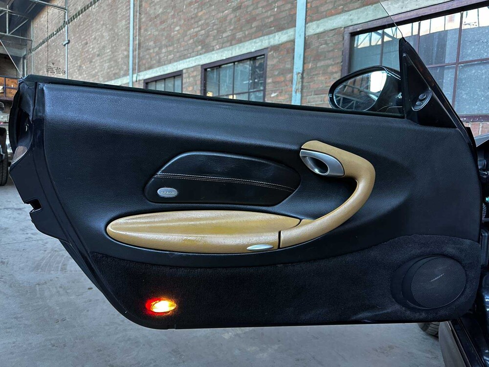 Porsche 911 Carrera Cabriolet 3.6 996 320pk 2004 HANDGESCHAKELD -Youngtimer-