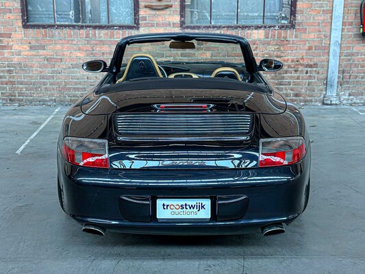 Porsche 911 Carrera Cabriolet 3.6 996 320pk 2004 HANDGESCHAKELD -Youngtimer-