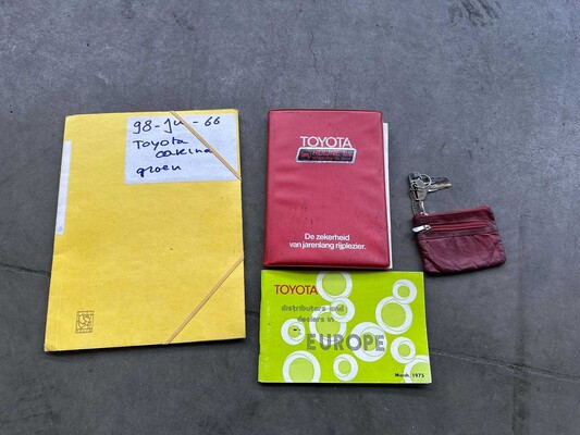 Toyota Carina 1.6 de Luxe 75pk 1976, 98-JU-66