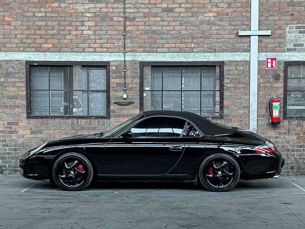 Porsche 911 Carrera 4 Cabriolet 3.6 996 320pk 2002 Youngtimer HANDGESCHAKELD 