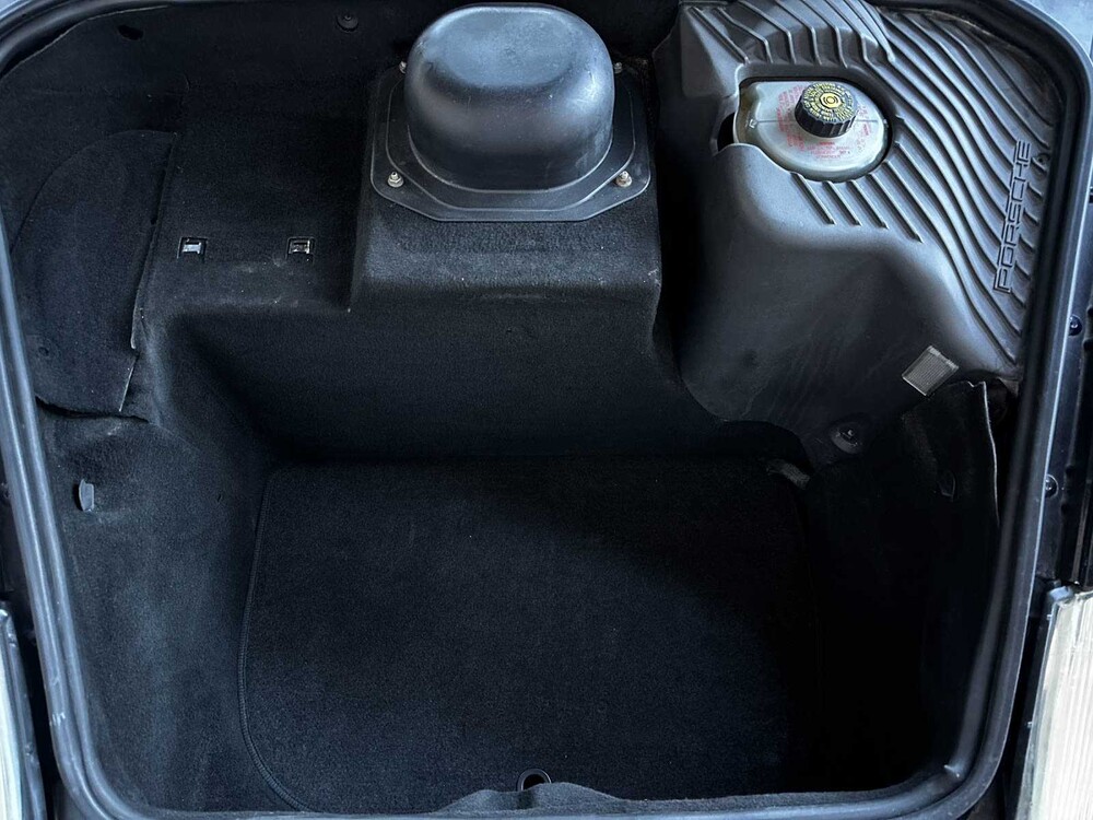 Porsche 911 Carrera 4 Cabriolet 3.6 996 320pk 2002 Youngtimer HANDGESCHAKELD 