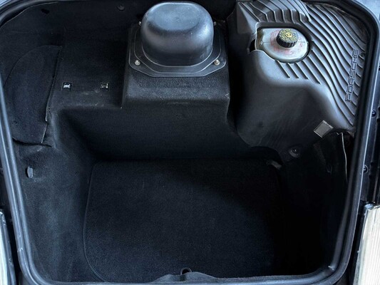 Porsche 911 Carrera 4 Cabriolet 3.6 996 320pk 2002 Youngtimer HANDGESCHAKELD 