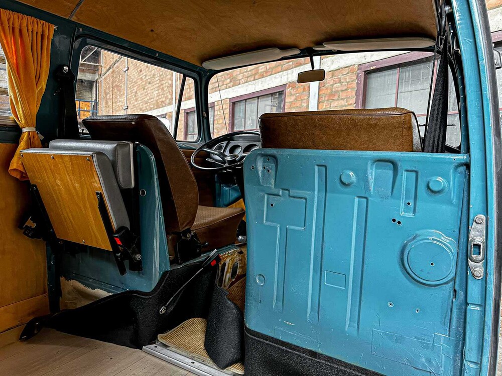 Volkswagen 23-517 Camper 1973, 07-YB-44