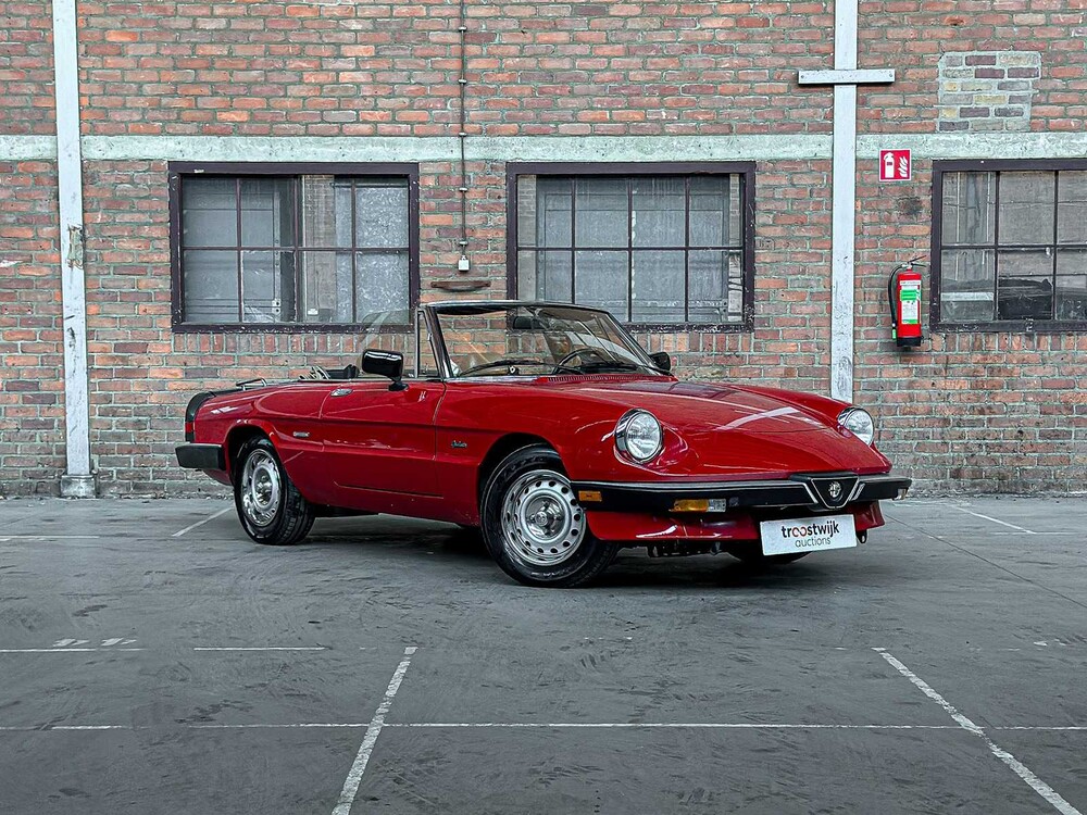Alfa Romeo Spider 2.0 118pk 1987, NS-842-F