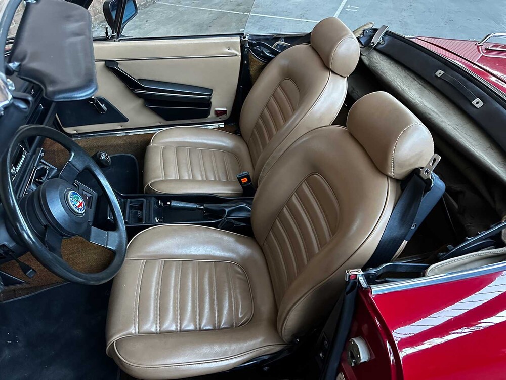 Alfa Romeo Spider 2.0 118pk 1987, NS-842-F