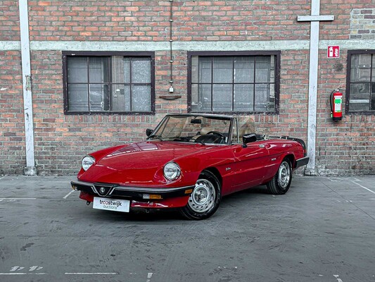 Alfa Romeo Spider 2.0 118pk 1987, NS-842-F