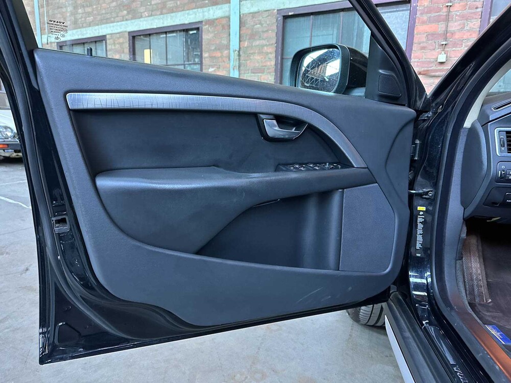 Volvo XC70 2.4 D5 Summum 185pk 2009, PD-287-R Youngtimer