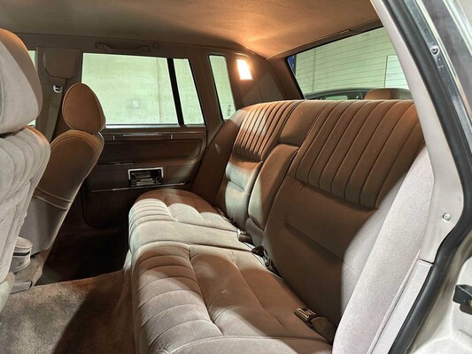 Lincoln Town Car 4,9 V8 Signature SD 160 PS 1989, K-946-BX