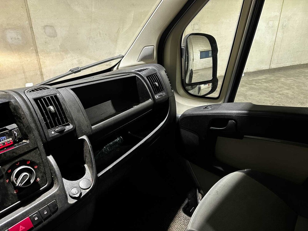 Peugeot Boxer 330 2.2 HDI 6-seater double cab 110hp 2013 (original-NL), VD-010-R