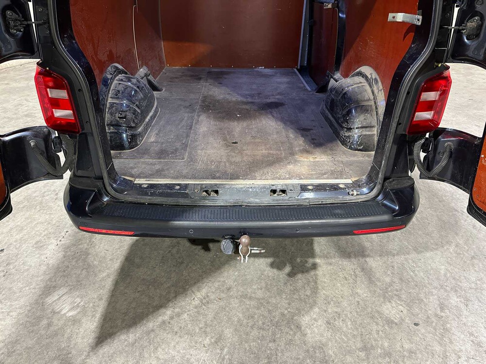 Volkswagen Transporter 2.0 TDI L2H1 