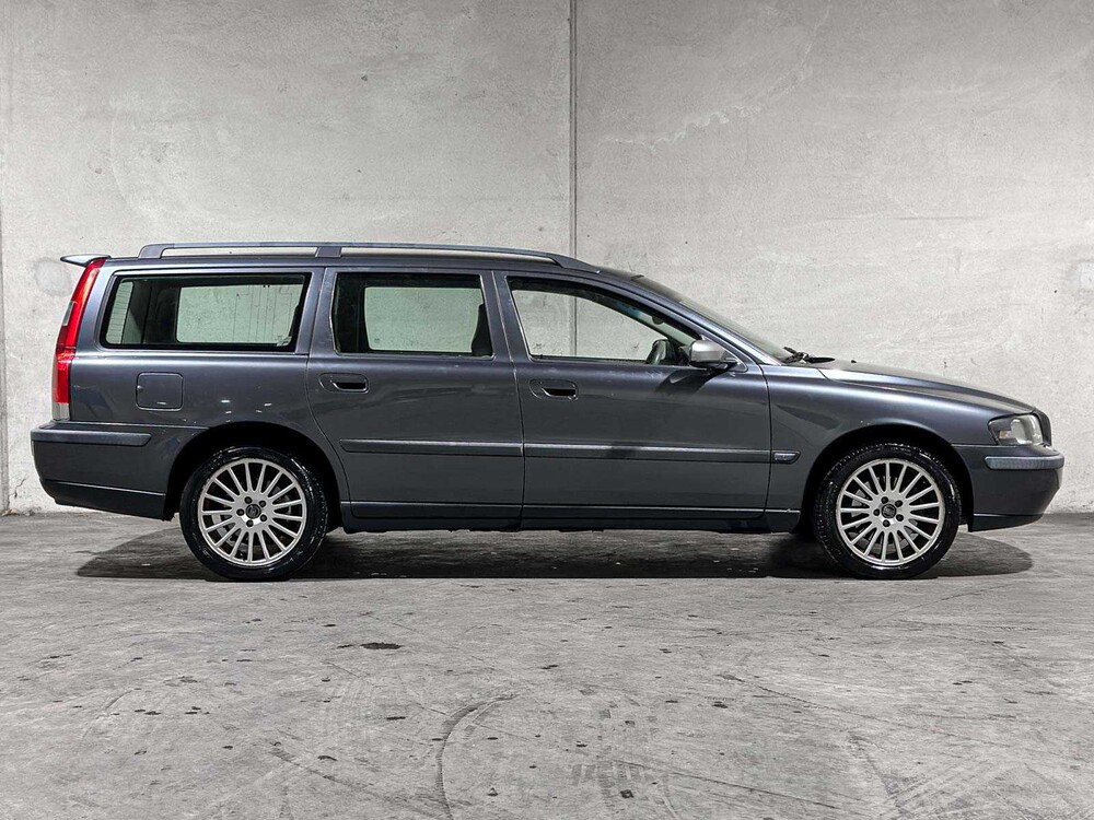 Volvo V70 2.4 D5 Geartronic Edition II 163pk 2003, 82-KSR-8 Youngtimer