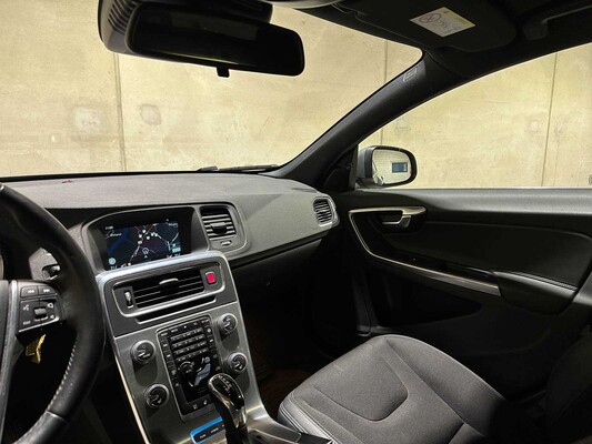 Volvo V60 2,4 D5 Doppelmotor Special Edition 163 PS 2015, NH-759-L