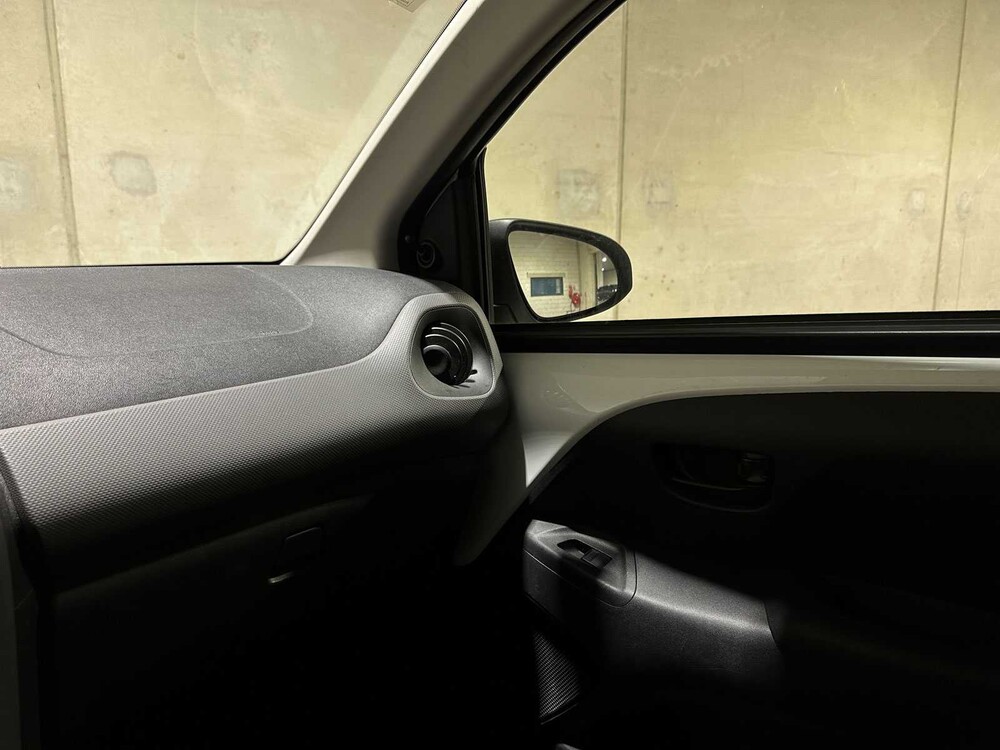 Peugeot 108 1.0 e-VTi Active 71pk 2021 (Origineel-NL + 1e eigenaar), N-570-KN 