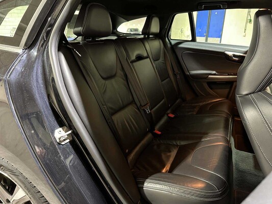 Volvo V60 2.4 D6 AWD Plug-In Hybrid Summum 215pk 2013 (Origineel-NL), 6-SVN-43