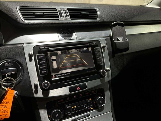 Volkswagen Passat Variant 1.8 TSI Highline 160 PS 2011 (Original-NL), 71-RPV-9