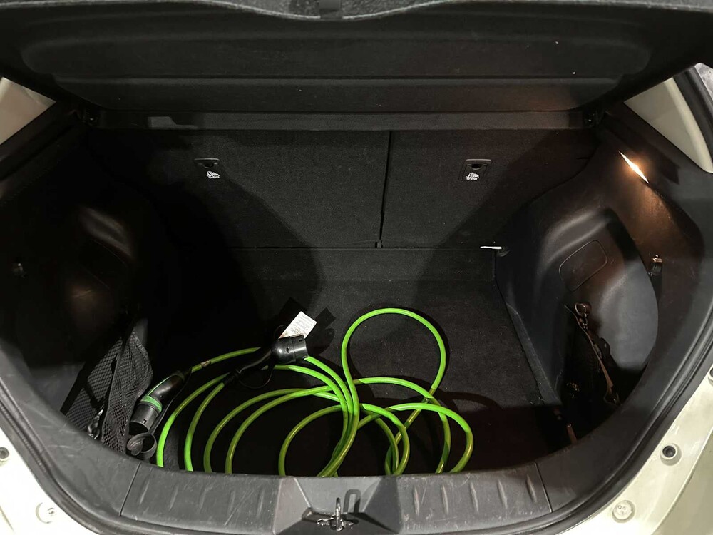 Nissan LEAF N-Connecta 40 kWh 150 PS 2018 (Original-NL), TS-273-T