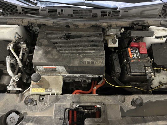 Nissan LEAF N-Connecta 40 kWh 150pk 2018 (Origineel-NL), TS-273-T