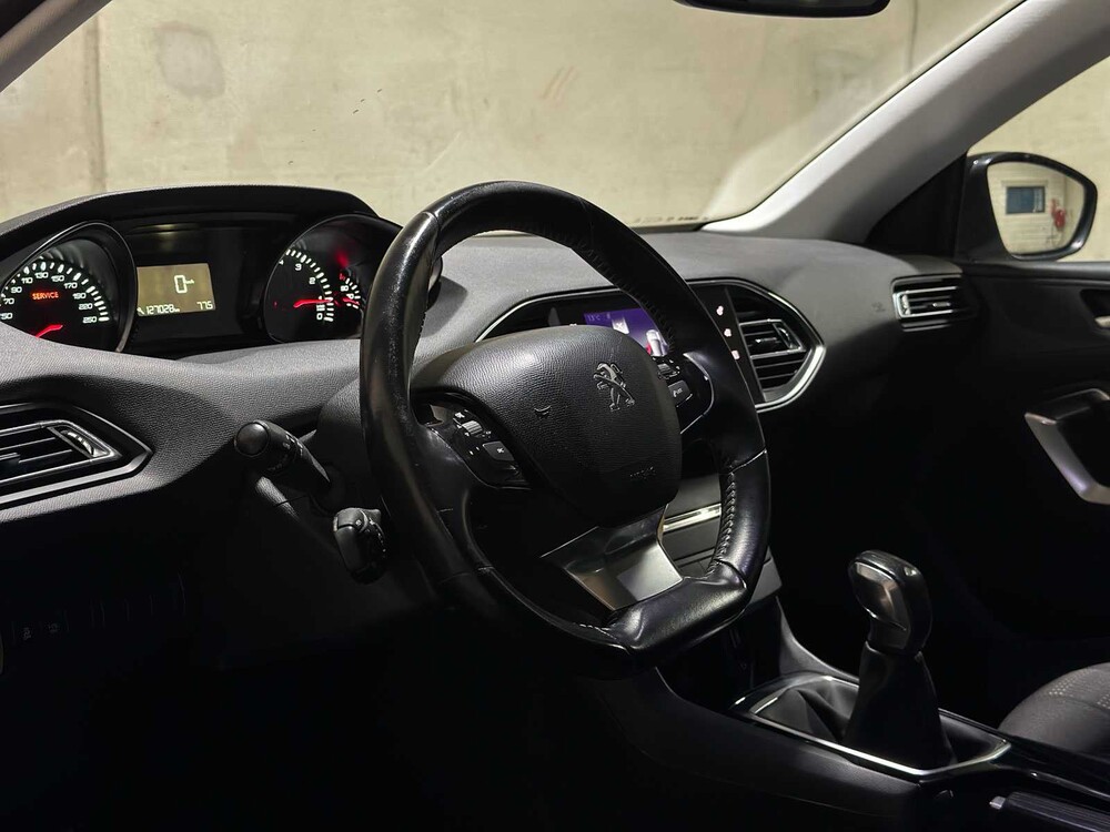 Peugeot 308 1.2 PureTech Blue Lease Executive 110pk 2016 (Origineel-NL), JJ-650-N