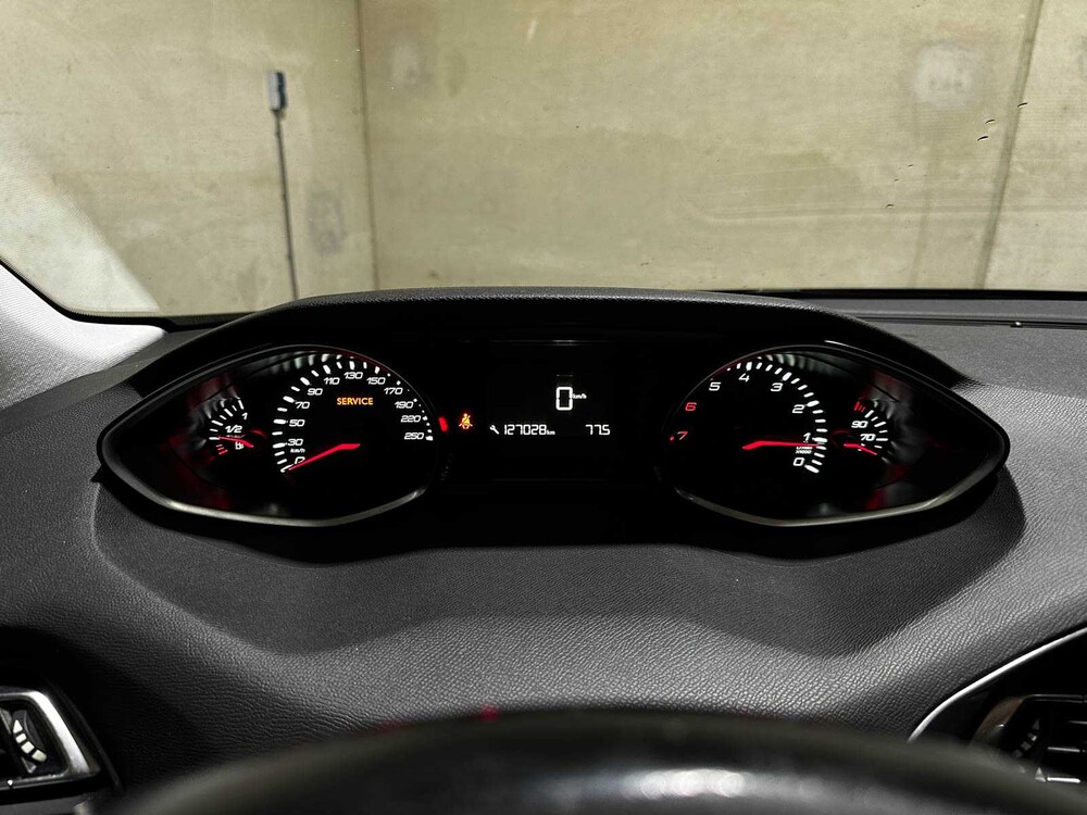 Peugeot 308 1.2 PureTech Blue Lease Executive 110 PS 2016 (Original-NL), JJ-650-N