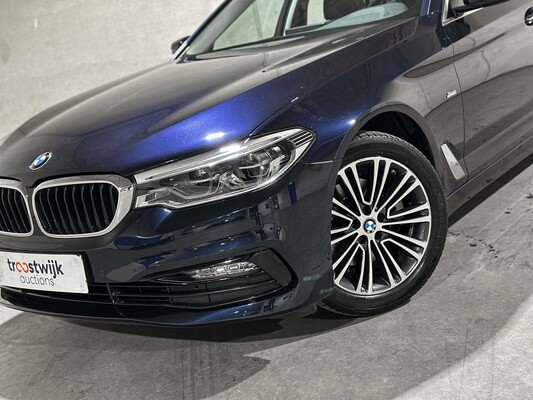 BMW 520i Touring High Executive Sport-Line 5-serie 184pk 2019 (Origineel-NL), XG-208-V