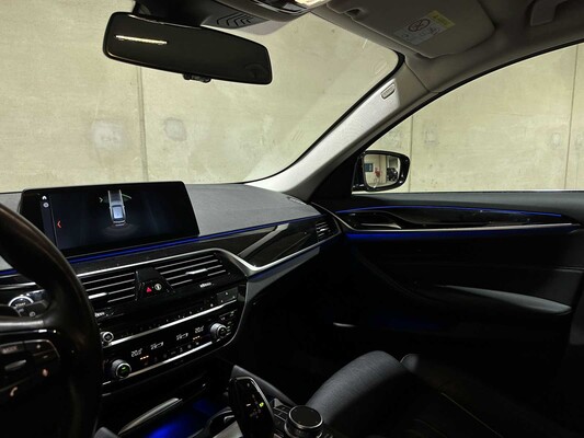 BMW 520i Touring High Executive Sport-Line 5-serie 184pk 2019 (Origineel-NL), XG-208-V
