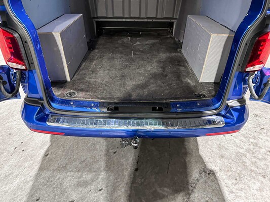 Volkswagen Transporter 2.0 TDI L2H1 30 DC 6-Sitzer Highline 150 PS 2020 (Original-NL), VGK-42-L Nutzfahrzeug