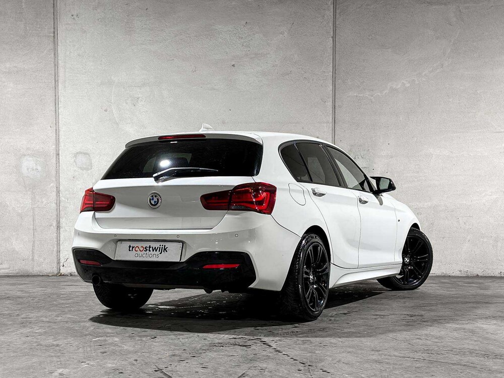 BMW 118i Edition M Sport Shadow High Executive 1-serie 134pk 2019, P-613-RT 