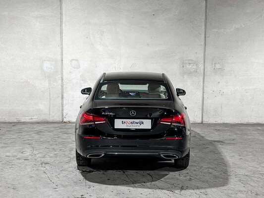 Mercedes-Benz A250 e Business Solution Luxury Limited 218 PS 2020 (Original-NL + 1. Eigentümer) A-Klasse, J-849-SG