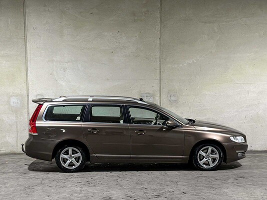 Volvo V70 2.0 D4 Summum 181pk 2015 (Origineel-NL), GB-859-B