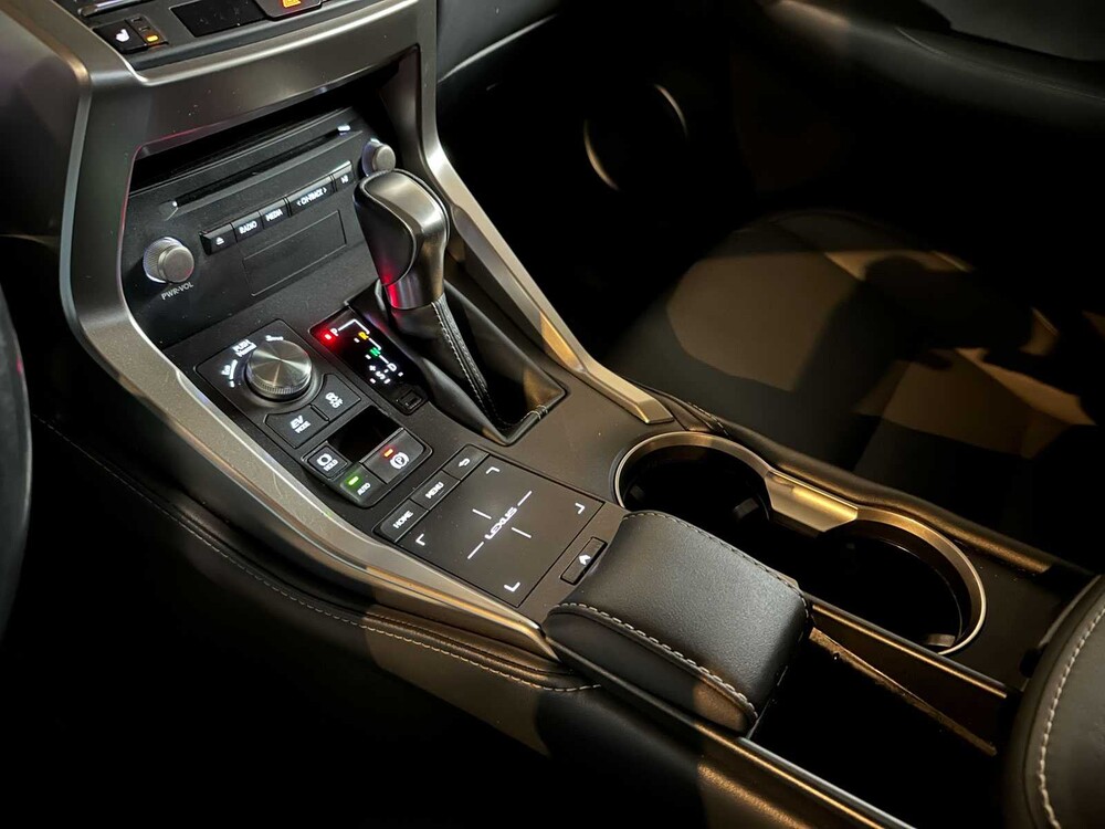 Lexus NX 300h Executive Line 2.5 AWD 184pk 2021 Plug-In Hybrid, KGK-71-F