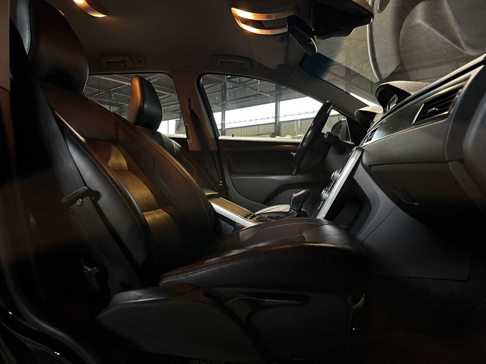Volvo V70 2.0 T5 Summum 241pk 2017, Z-082-HJ