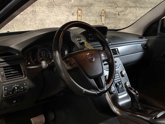Volvo V70 2.0 T5 Summum 241pk 2017, Z-082-HJ